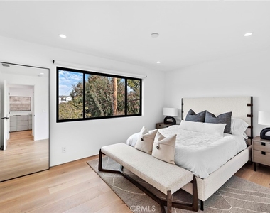 322 1/2 Iris Avenue - Photo Thumbnail 17