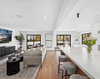 322 1/2 Iris Avenue - Photo Thumbnail 1