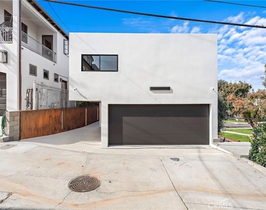 322 1/2 Iris Avenue - Photo Thumbnail 28