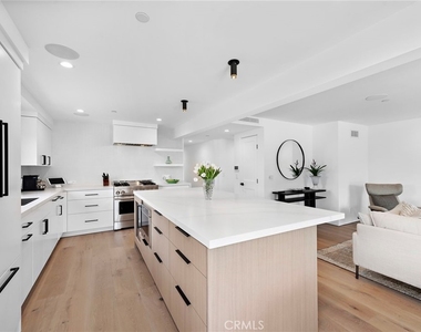 322 1/2 Iris Avenue - Photo Thumbnail 14