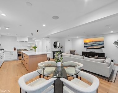 322 1/2 Iris Avenue - Photo Thumbnail 6