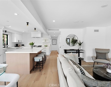 322 1/2 Iris Avenue - Photo Thumbnail 8
