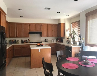 7908 Calle Oliva - Photo Thumbnail 10