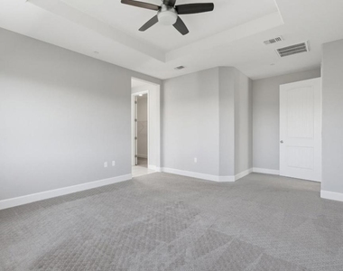 453 Diamond Peak Lane - Photo Thumbnail 20