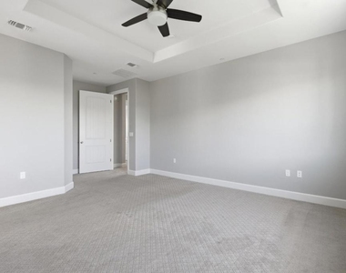 453 Diamond Peak Lane - Photo Thumbnail 21