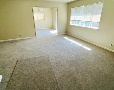 10460 Davison Avenue - Photo Thumbnail 9