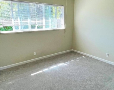 10460 Davison Avenue - Photo Thumbnail 10