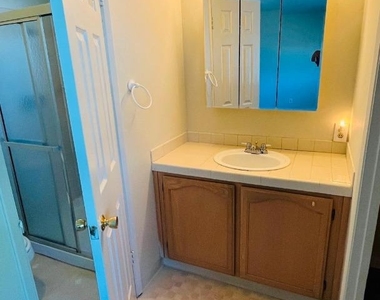 10460 Davison Avenue - Photo Thumbnail 15