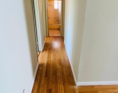 10460 Davison Avenue - Photo Thumbnail 3