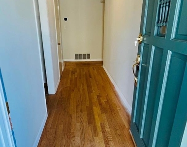 10460 Davison Avenue - Photo Thumbnail 2