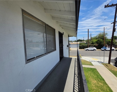 901 Carob Way - Photo Thumbnail 1