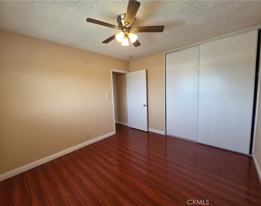 901 Carob Way - Photo Thumbnail 7