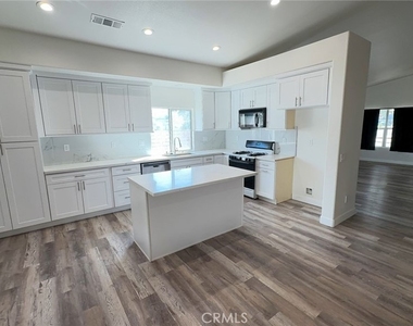 32440 Samuel Avenue - Photo Thumbnail 7