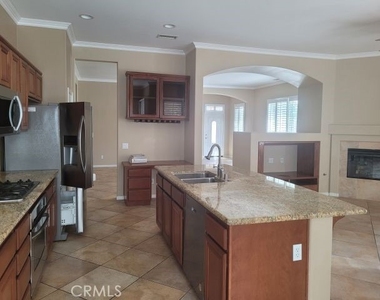 8865 Buttercup Court - Photo Thumbnail 5