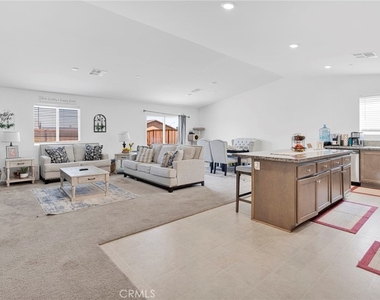 11412 Charlotte - Photo Thumbnail 5