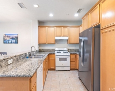 1800 E Lakeshore - Photo Thumbnail 9