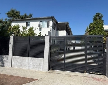 1717 N Berendo - Photo Thumbnail 17