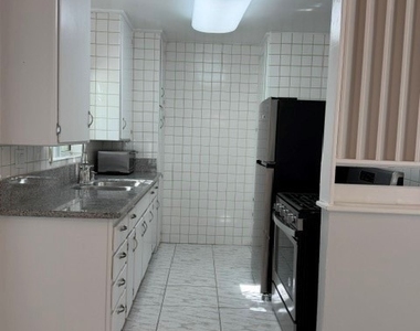 1717 N Berendo - Photo Thumbnail 6