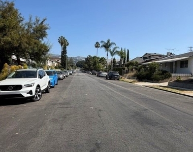 1717 N Berendo - Photo Thumbnail 19