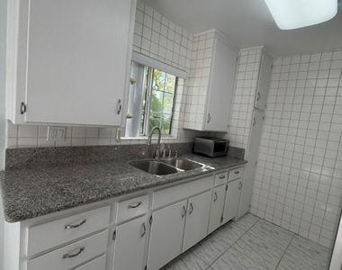 1717 N Berendo - Photo Thumbnail 4