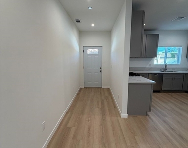 10867 Nettleton Street - Photo Thumbnail 7