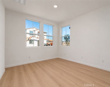 26149 Park Avenue - Photo Thumbnail 1