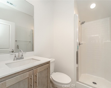 26149 Park Avenue - Photo Thumbnail 3