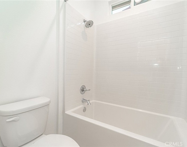 26149 Park Avenue - Photo Thumbnail 8