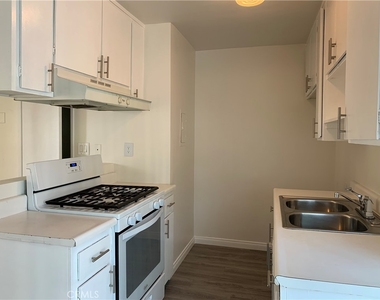 656 Lemar Park Drive - Photo Thumbnail 13