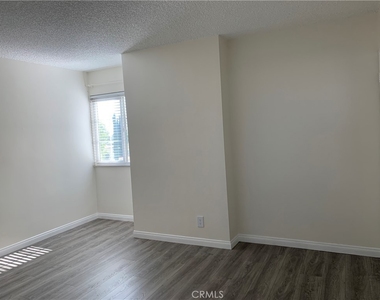 656 Lemar Park Drive - Photo Thumbnail 5