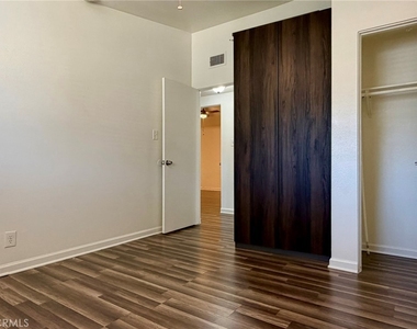 832 S Prospero Drive - Photo Thumbnail 8
