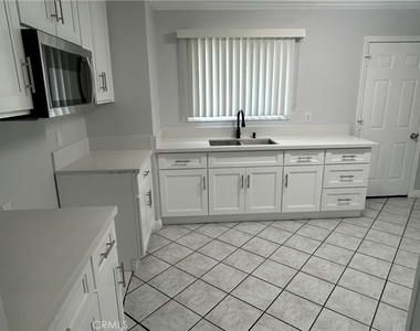 390 E Carter - Photo Thumbnail 8
