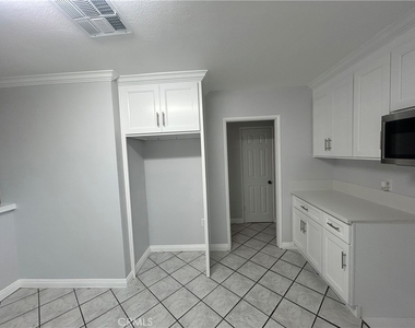 390 E Carter - Photo Thumbnail 7
