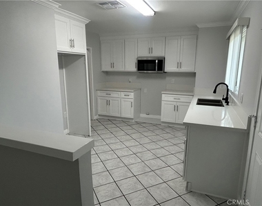 390 E Carter - Photo Thumbnail 6
