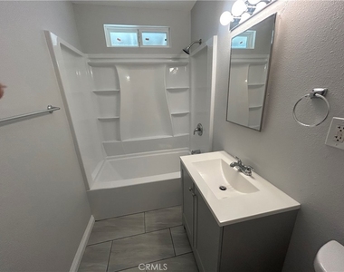 390 E Carter - Photo Thumbnail 10