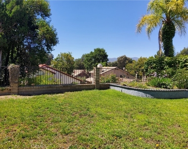 25540 Pembrook - Photo Thumbnail 2