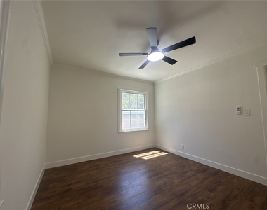 7245 Wish Avenue - Photo Thumbnail 17