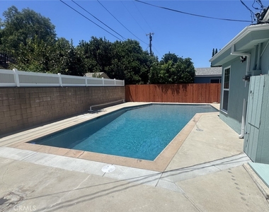 7245 Wish Avenue - Photo Thumbnail 21