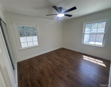 7245 Wish Avenue - Photo Thumbnail 18