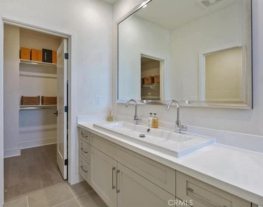 820 Mission Street - Photo Thumbnail 7