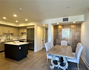 820 Mission Street - Photo Thumbnail 1