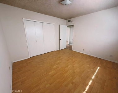 1581 College View Drive - Photo Thumbnail 2