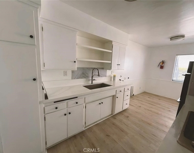 1581 College View Drive - Photo Thumbnail 7