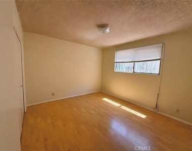 1581 College View Drive - Photo Thumbnail 3