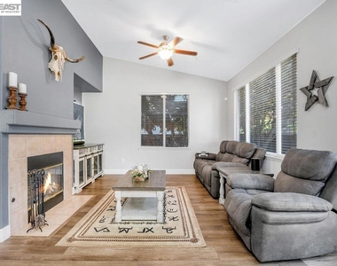 2913 Haddington Ct - Photo Thumbnail 5