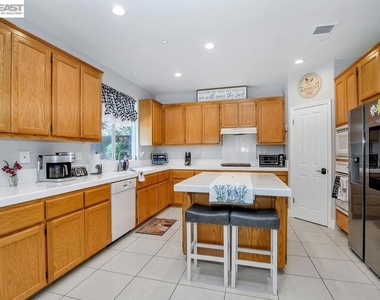 2913 Haddington Ct - Photo Thumbnail 7