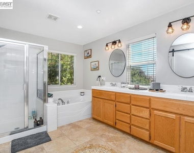 2913 Haddington Ct - Photo Thumbnail 17