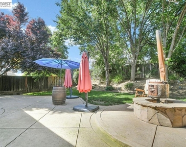 2913 Haddington Ct - Photo Thumbnail 3