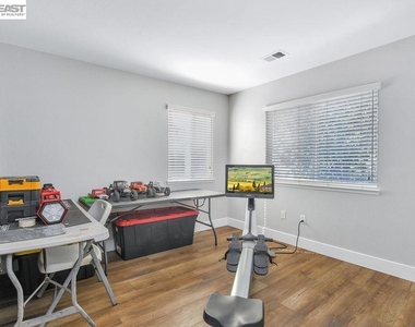 2913 Haddington Ct - Photo Thumbnail 20