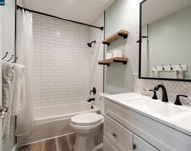 1359 Shade Oak Ln - Photo Thumbnail 16